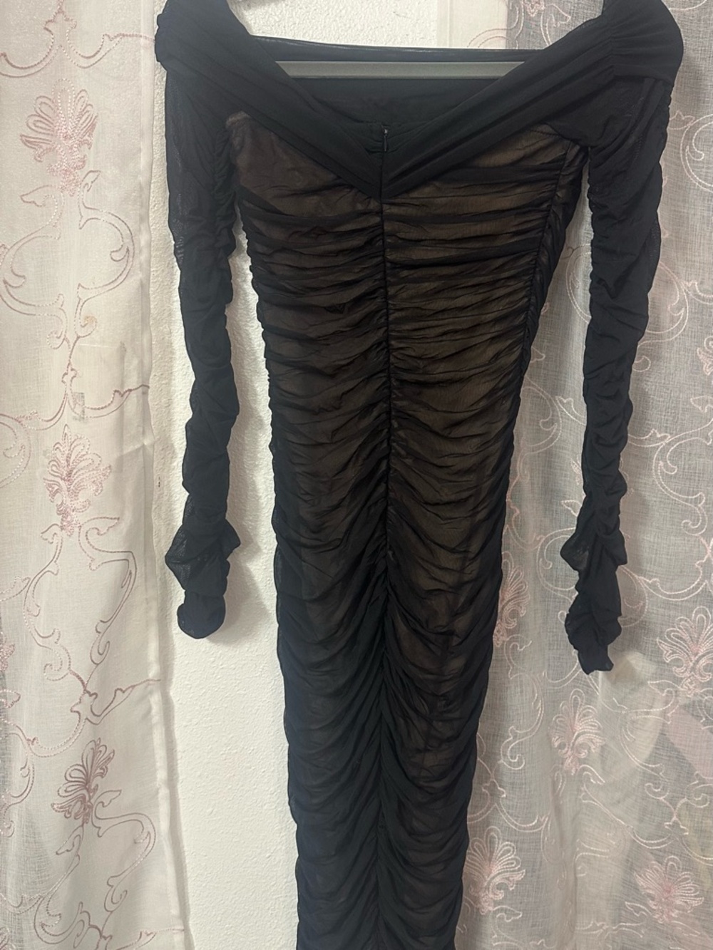 Fashion nova Black Ruched Off-Shoulder Long Sleeve Dress